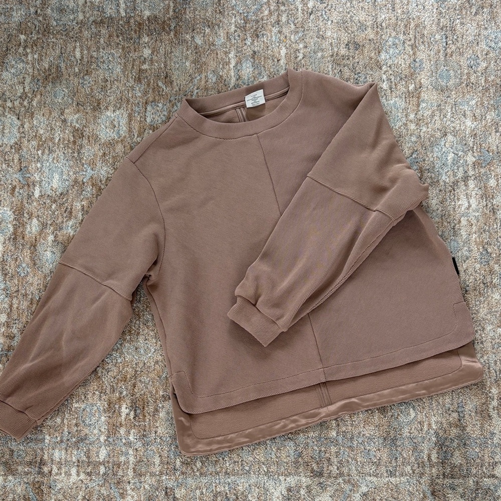 Varley women’s Tan ribbed keyhole back Crewneck Sweater